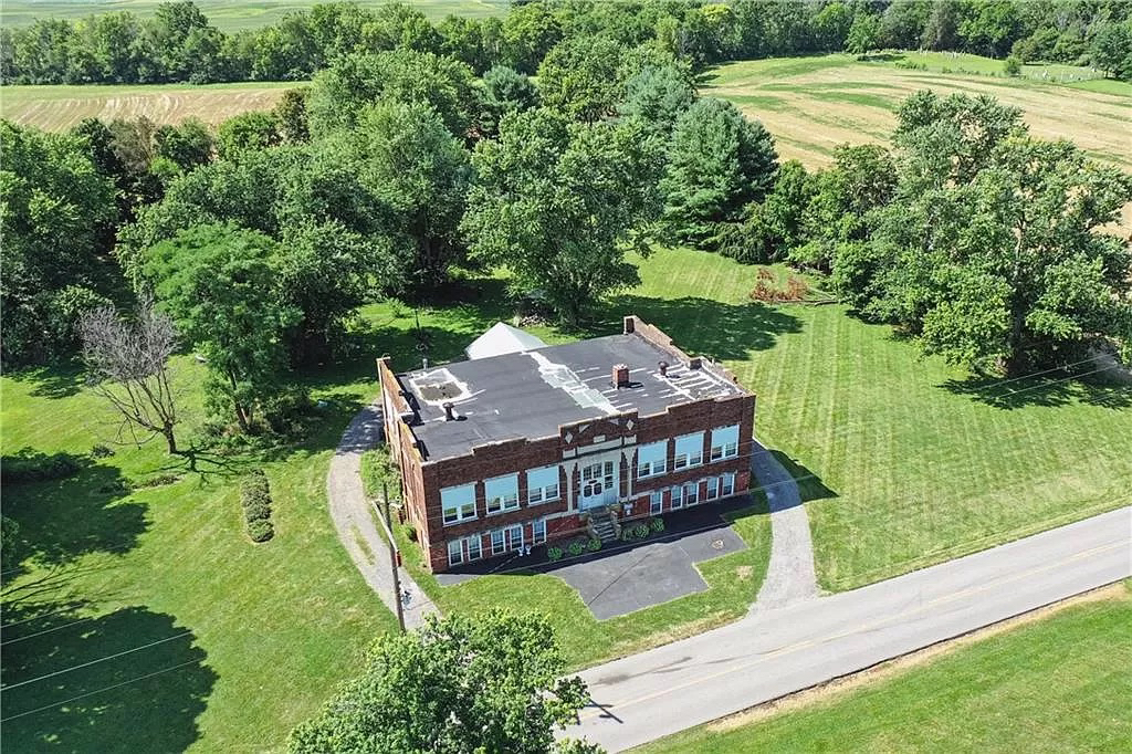 aerial view of schoolhouse in franklin indiana